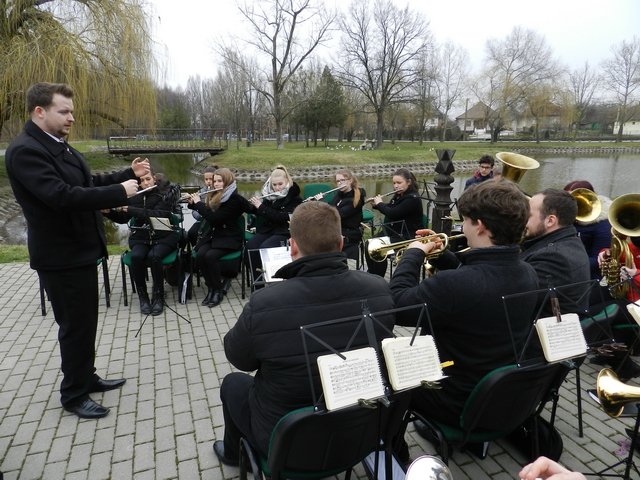 A haza minden előtt 52